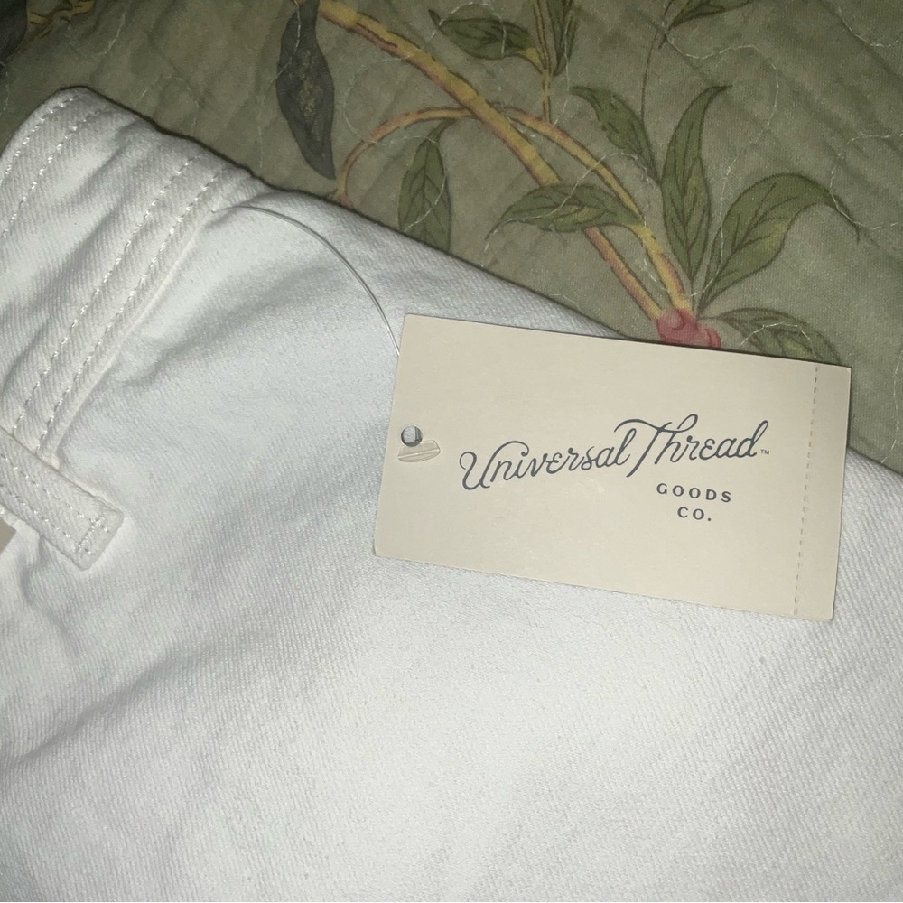 Universal Thread NWT Sailor White High-Rise Cotton Denim Shorts size 10 - Picture 3 of 9